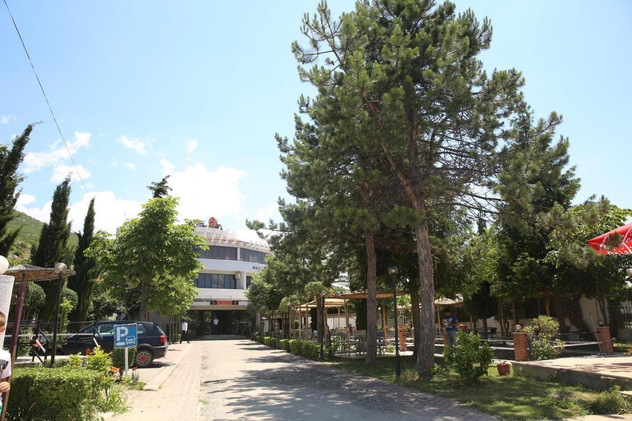 Sirena Hotel Tushemisht ภายนอก รูปภาพ