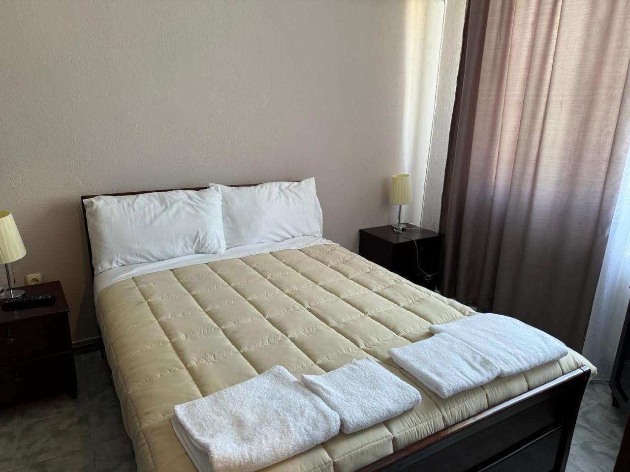 Sirena Hotel Tushemisht ภายนอก รูปภาพ