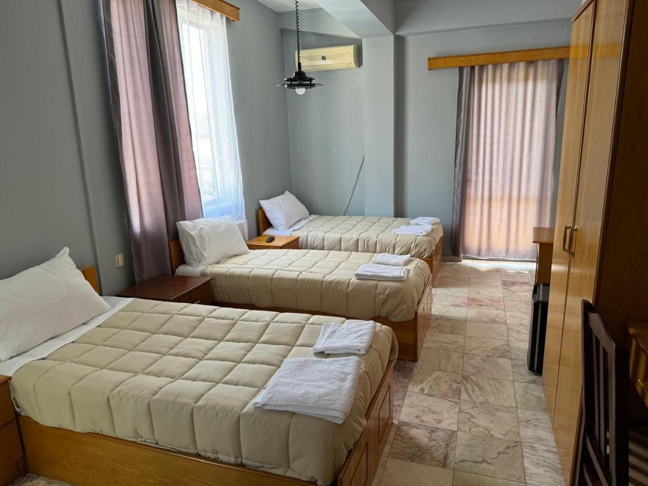 Sirena Hotel Tushemisht ภายนอก รูปภาพ