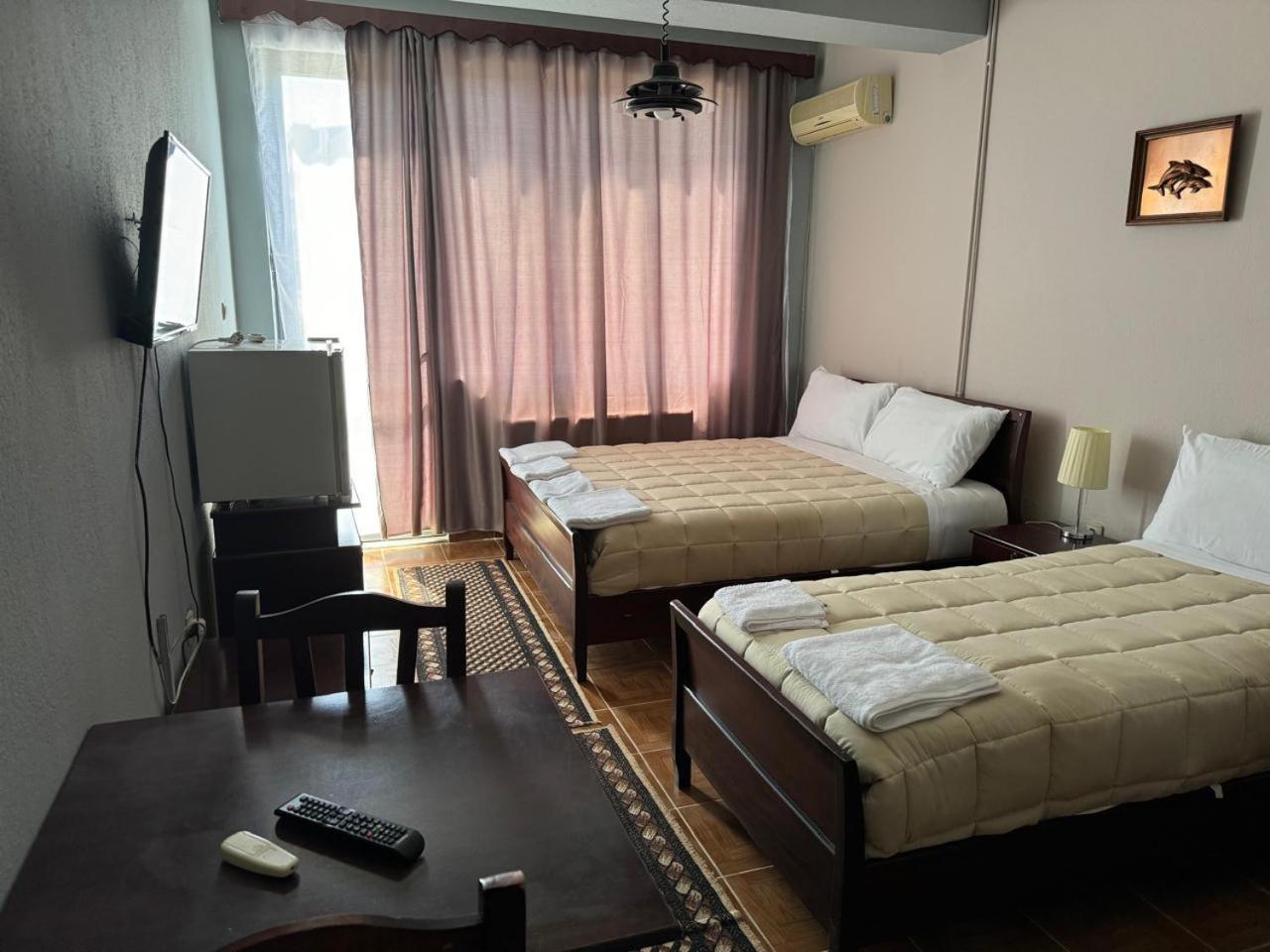 Sirena Hotel Tushemisht ภายนอก รูปภาพ