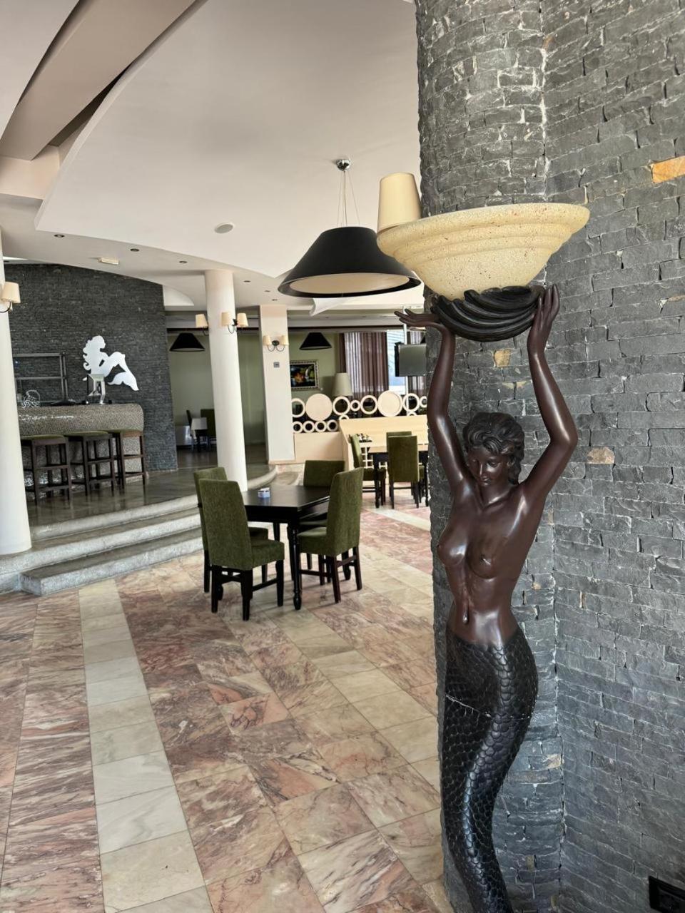 Sirena Hotel Tushemisht ภายนอก รูปภาพ