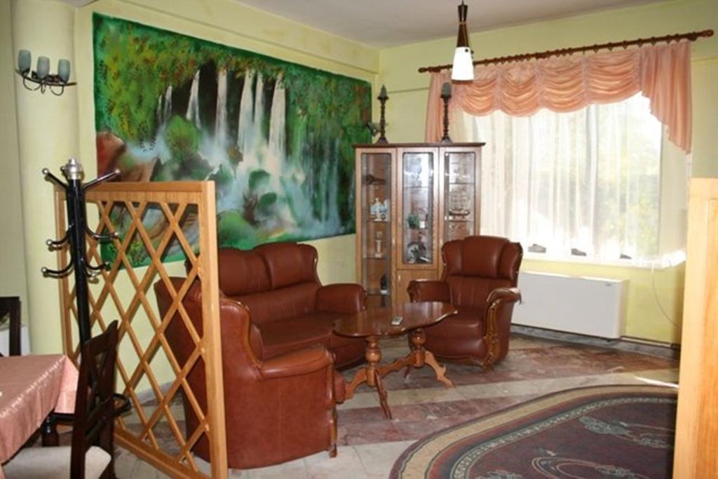 Sirena Hotel Tushemisht ภายนอก รูปภาพ