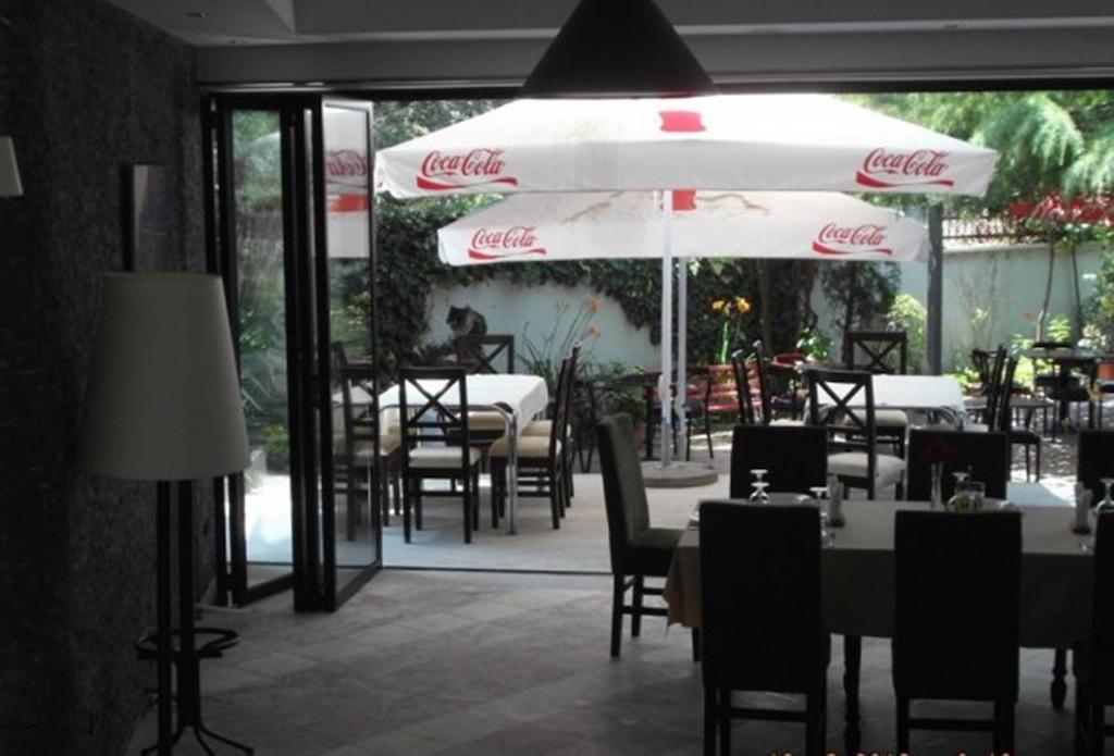 Sirena Hotel Tushemisht ภายนอก รูปภาพ
